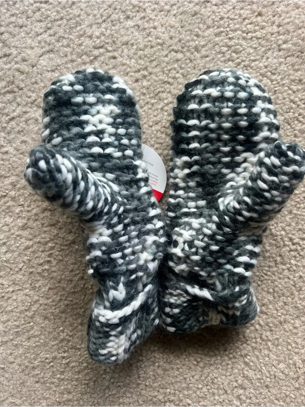 Lululemon Hickey Hider - Scarf & Gloves - Black & White Space Dye